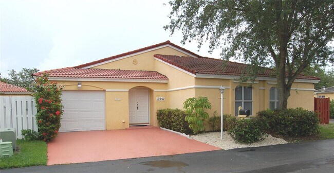 Building Photo - 10957 SW 73rd Terrace