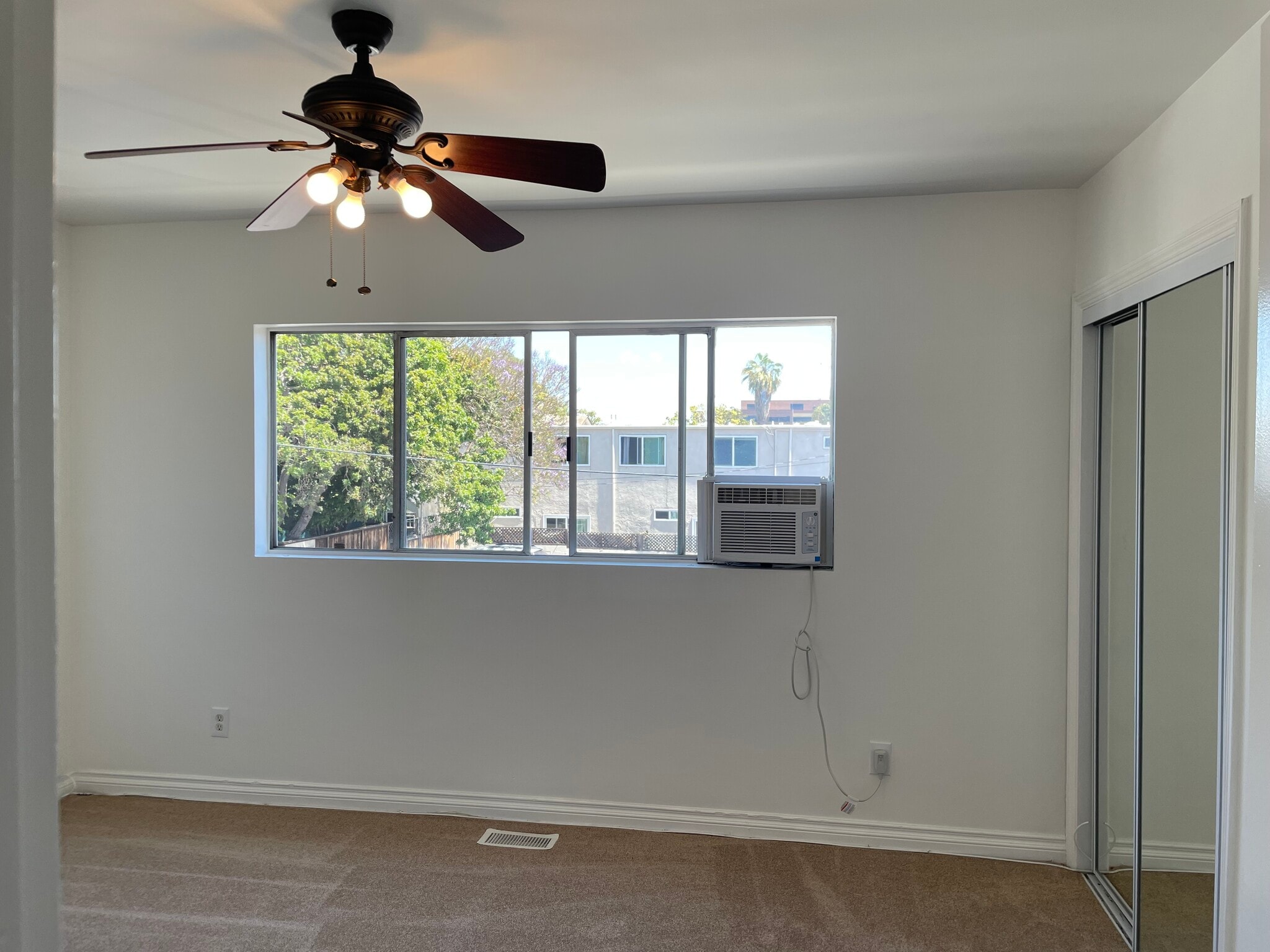 Second bedroom - 1436 Harvard St