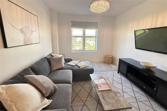 Building Photo - 628 Cleveland St