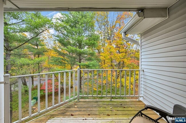 Building Photo - 353 Cottonwood Way