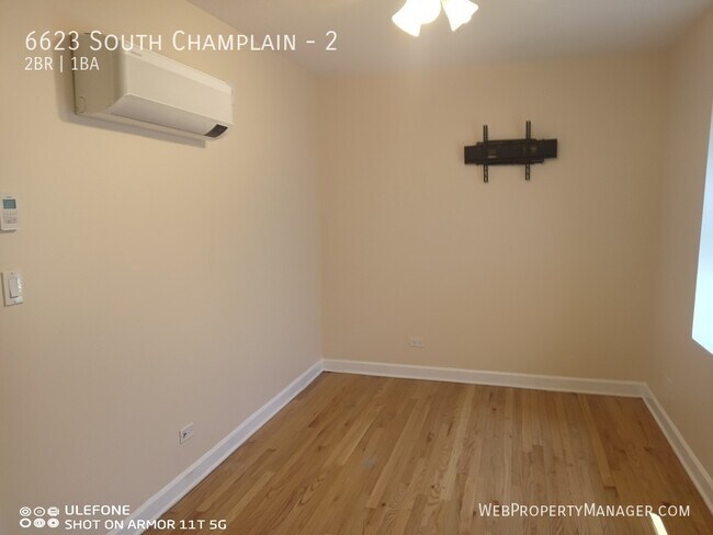 Building Photo - 6623 S Champlain Ave