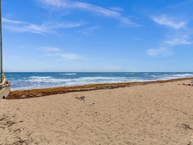 Building Photo - 318-320-320 Walnut St