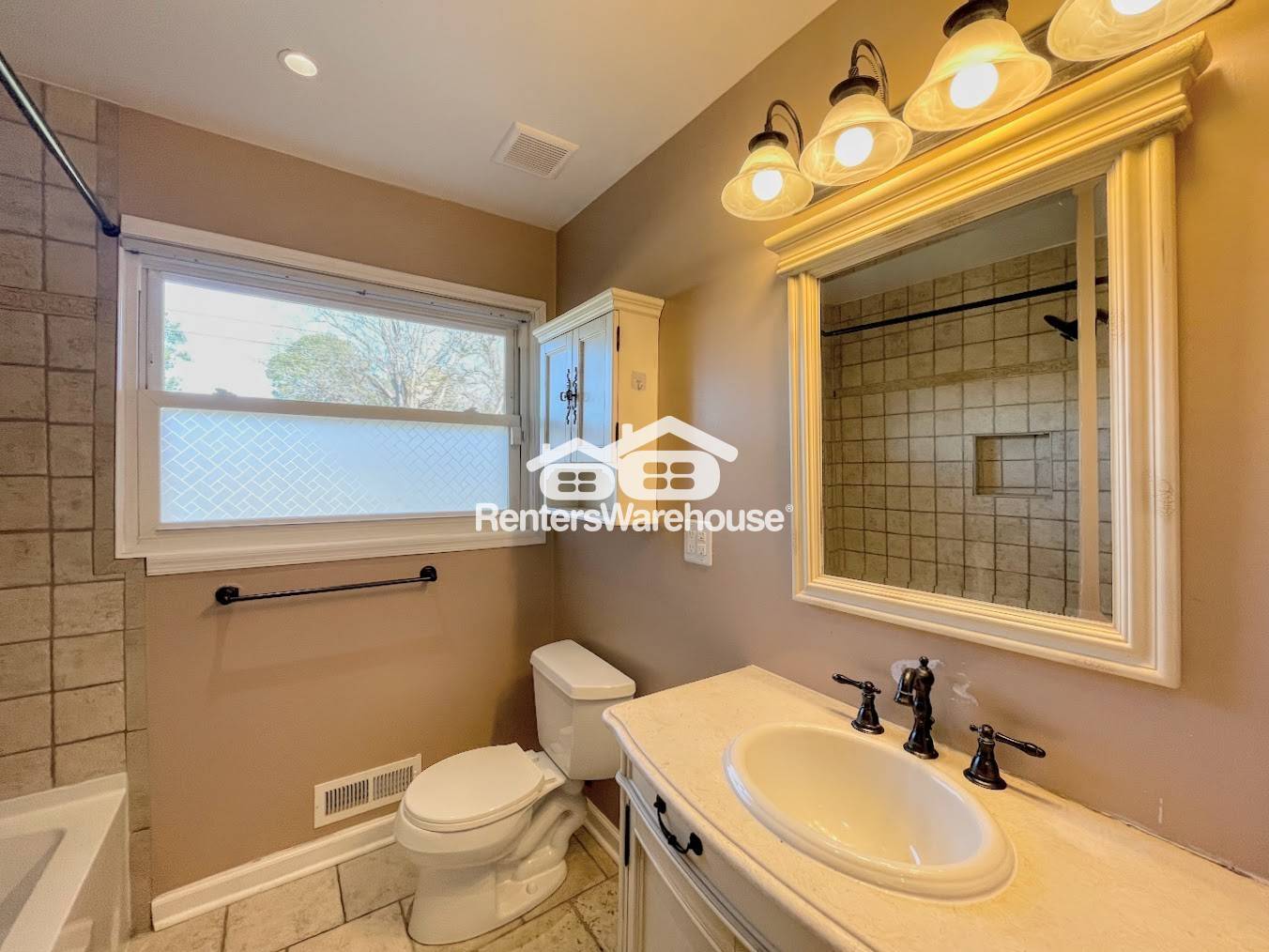 Building Photo - 5801 Townley Ave