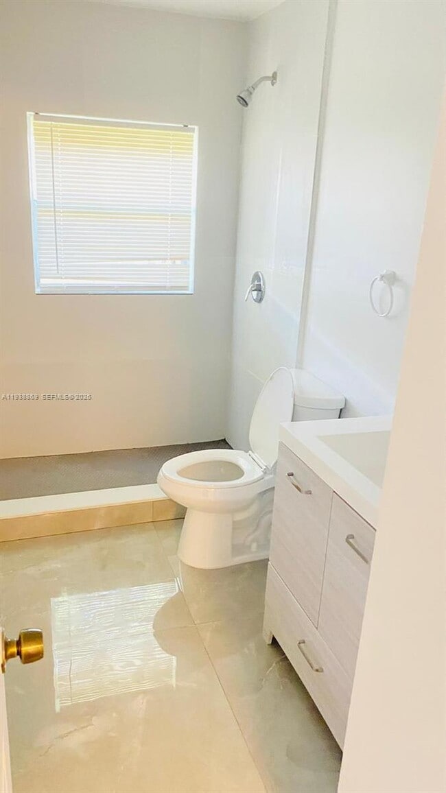 Building Photo - 5407 NW 27th St