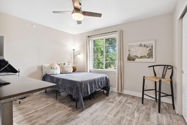 Building Photo - 8890 Yates Dr