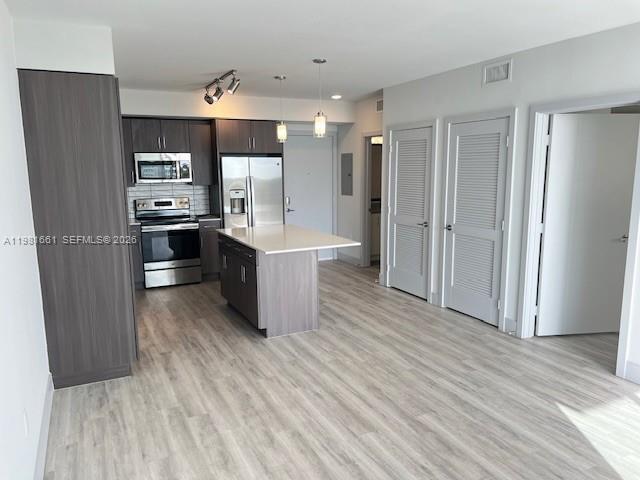 Building Photo - 9000 Ramblewood Dr