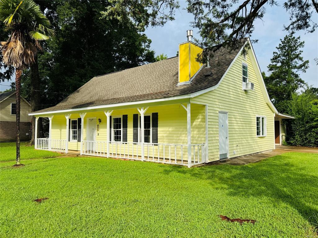 Building Photo - 697 Chatsworth Dr