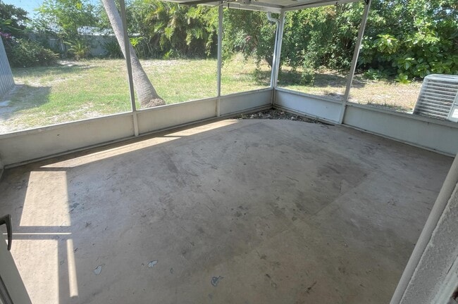 Building Photo - 114 Orchid Blvd