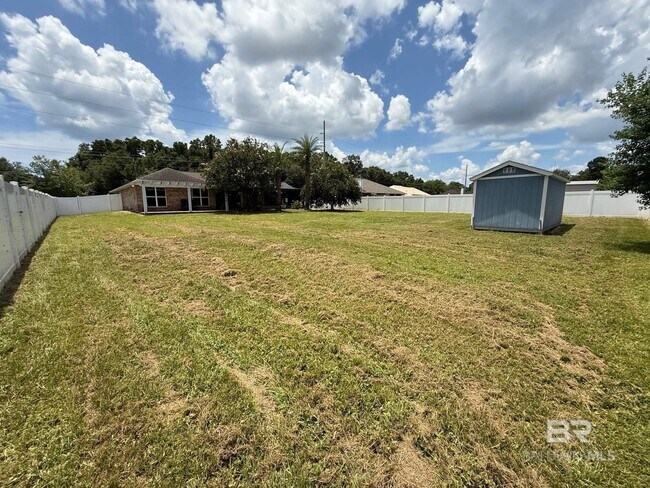 Building Photo - 33701 Rosalia Ave