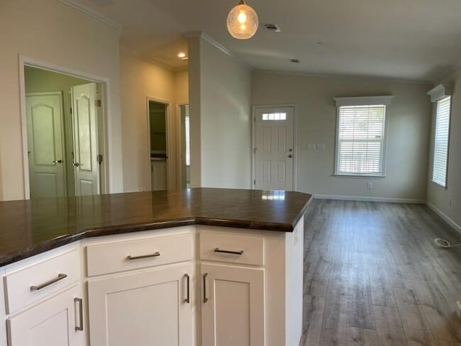 Building Photo - 6291 Birch Ln