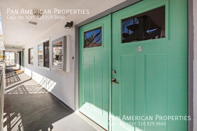 Building Photo - 5136 E Livingston Dr