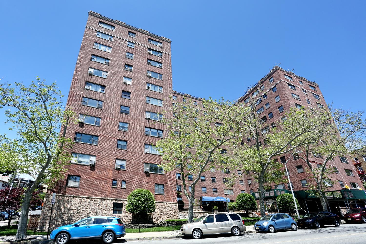 Building Photo - 6515 Boulevard E