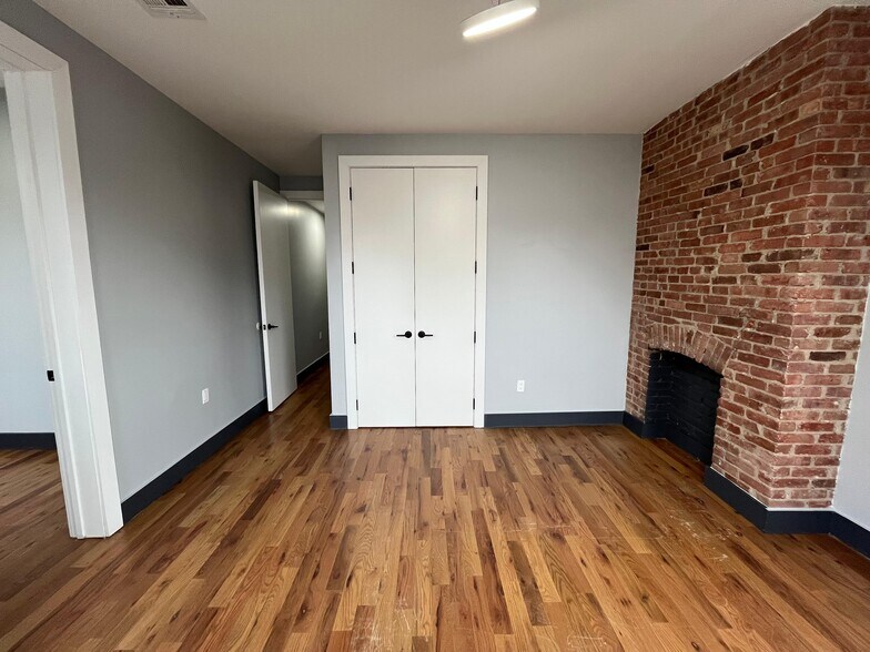 Building Photo - 74 Baldwin Ave