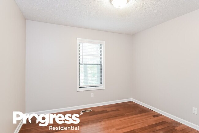 Building Photo - 170 Hyde Park Ct