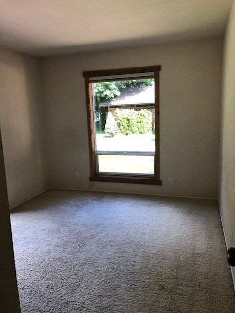 second bedroom - 10329 206th Ave NE