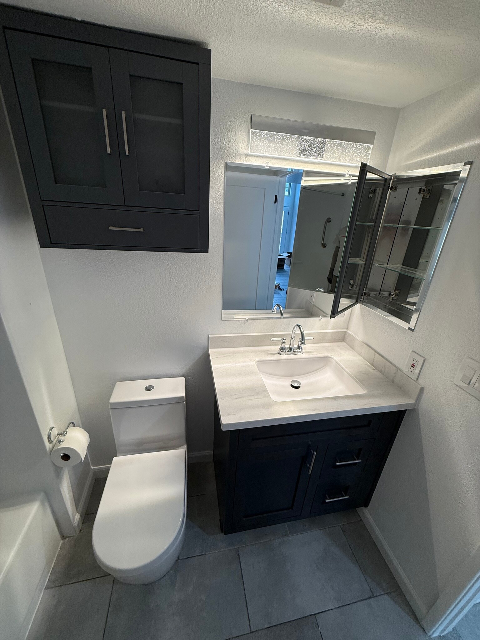 Building Photo - 602 N May