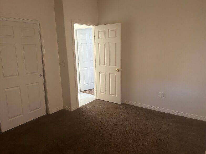 Bedroom - 10730 Garibaldi Dr