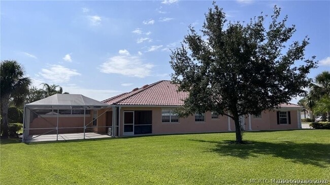 Building Photo - 10629 SW Hartwick Dr