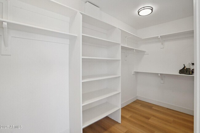 Building Photo - 5953 W Aurora Dr