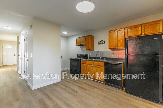 Building Photo - 2205 E 12th St