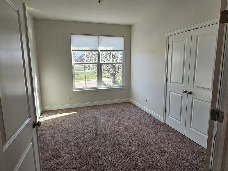 Building Photo - 7212 Cherry Creek Blvd