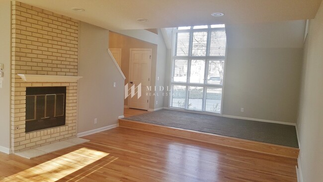 Building Photo - Stunning Updated Rockbrook Home
