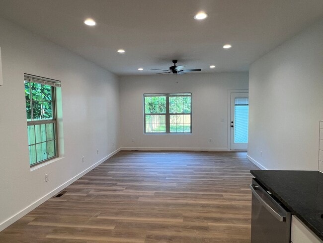 Building Photo - New Construction Rental Available!