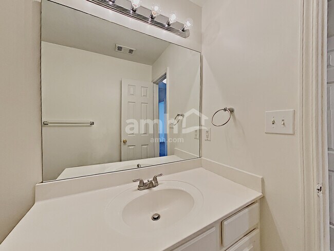 Building Photo - 5950 Hickory Springs Dr