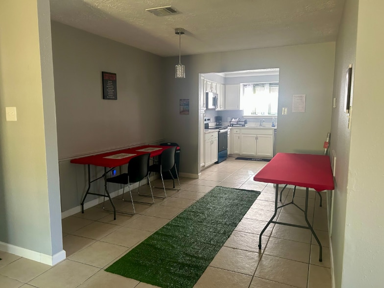 Building Photo - 6627 Villarreal Dr