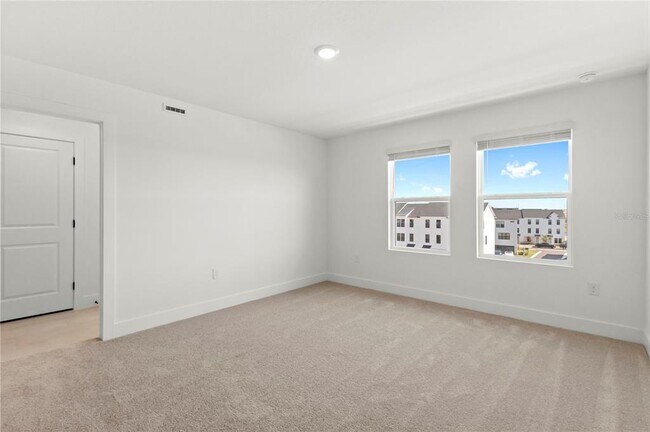 Building Photo - 15363 Hamlin Pk Dr