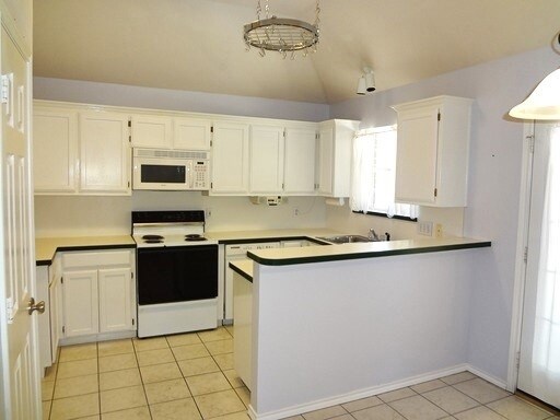 Building Photo - 2216 Lattimore St