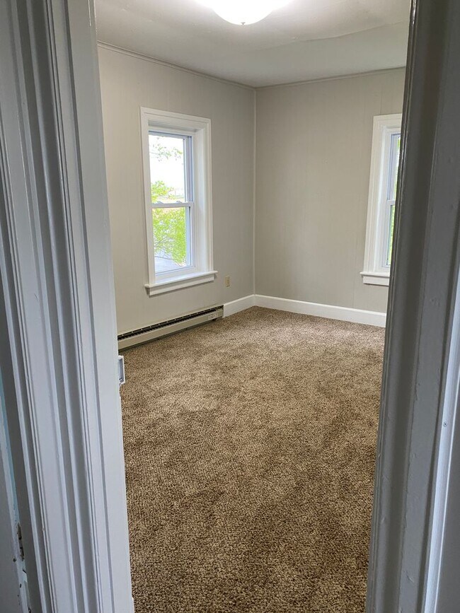 Building Photo - Coming soon! 4 Bedroom Farmhouse for Rent ...