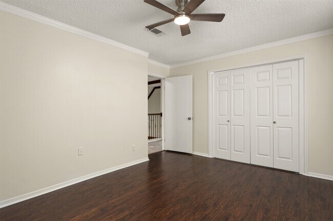 Building Photo - 831 Silverpines Rd