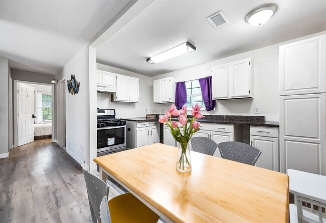 Building Photo - 3910 Luca St