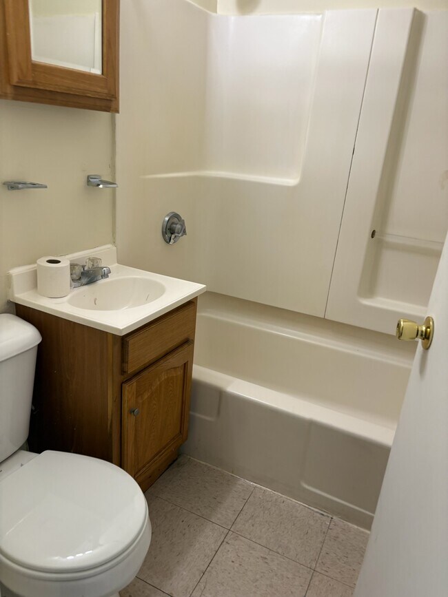 Building Photo - 35 Fairmount Pl