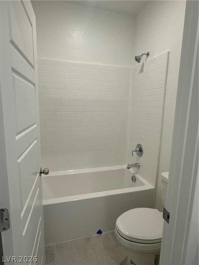 Building Photo - 2552 Venetia Pointe St