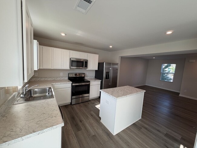 Building Photo - Thornton Grove Townhome