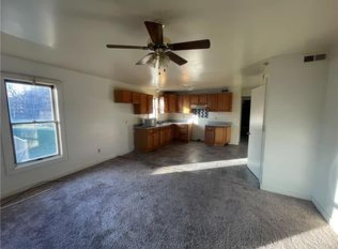 Building Photo - 224 1st Ave