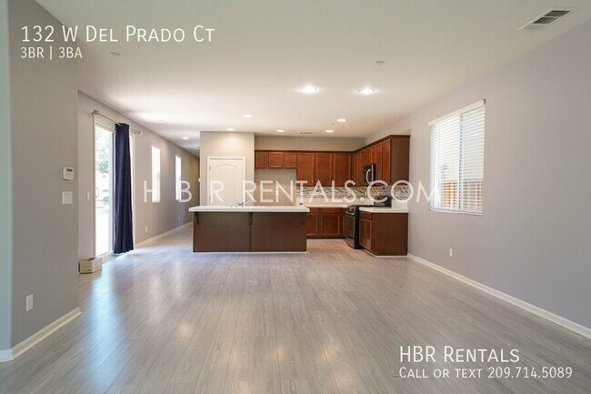 Building Photo - 132 W Del Prado Ct
