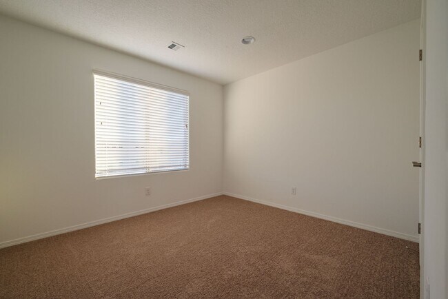 Building Photo - Brand New Pulte Townhome Available Now!!!