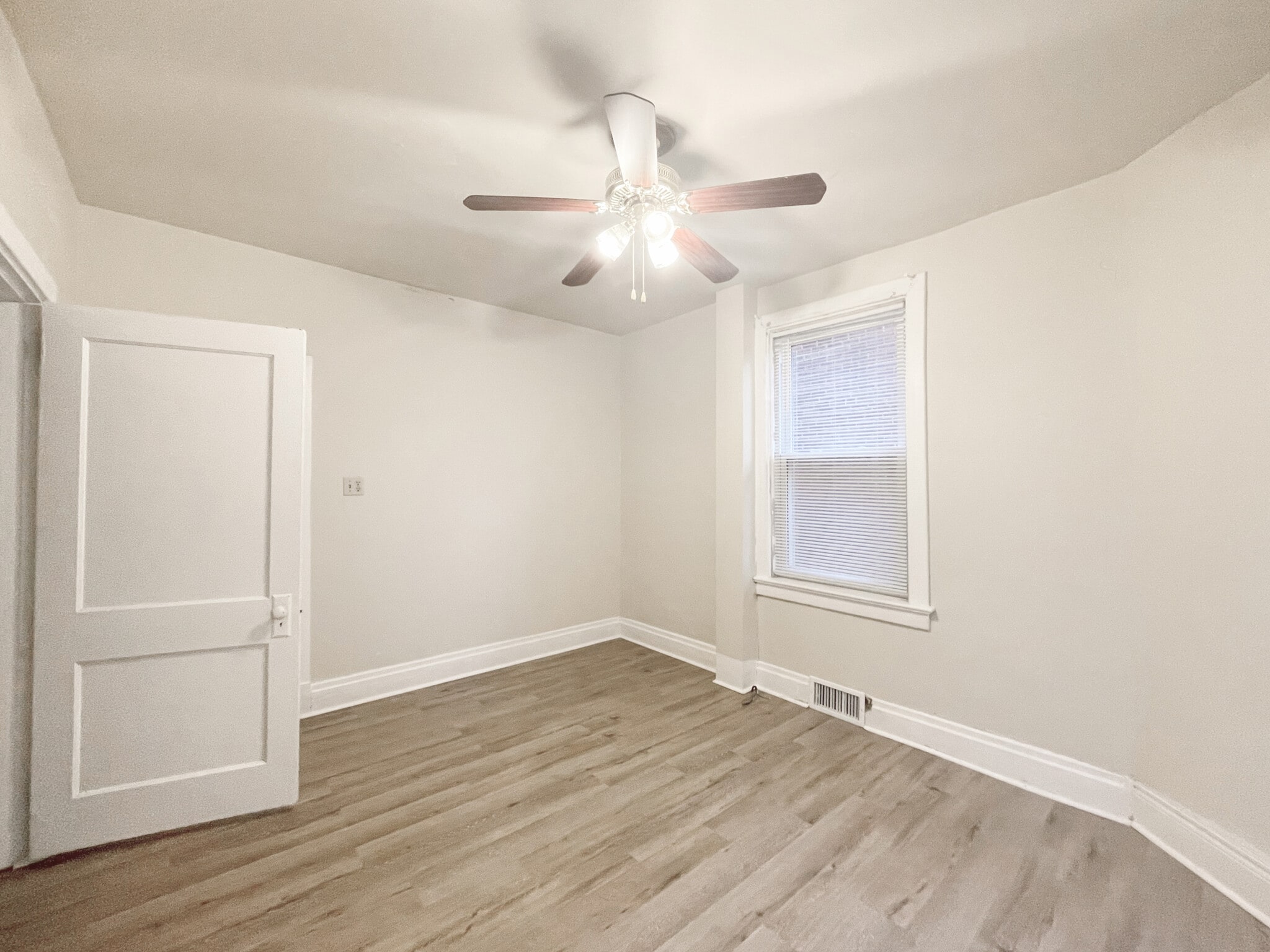 Building Photo - 3555 Beechwood Blvd