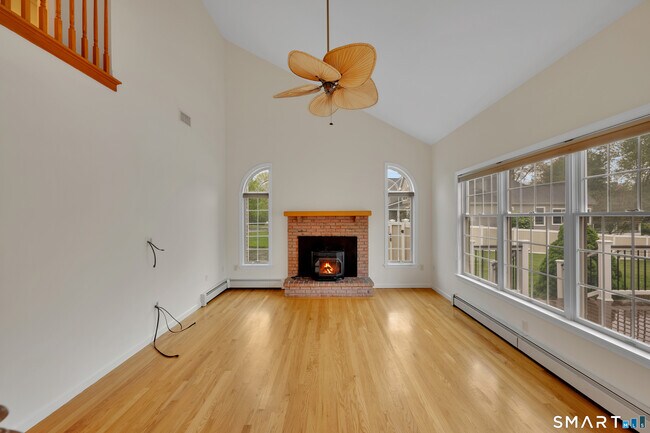 Building Photo - 6 Fennwood Dr