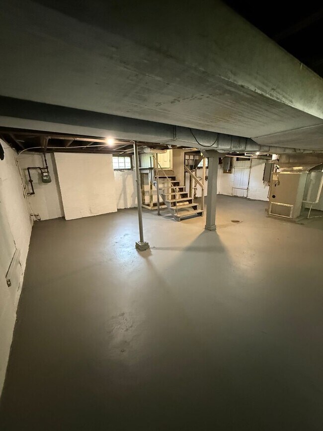 Building Photo - 227 Crandall Ave