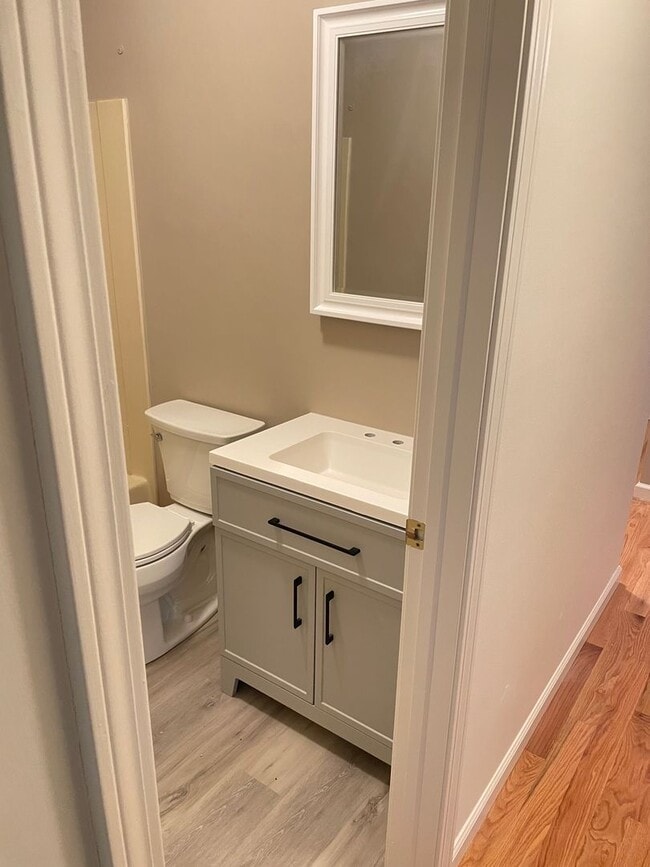 Building Photo - Rita Drive Condo