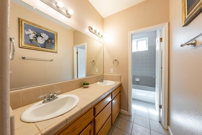 Building Photo - 5857 W Millbrae Ave