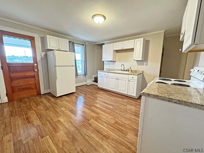 Building Photo - 610 Graham Ave