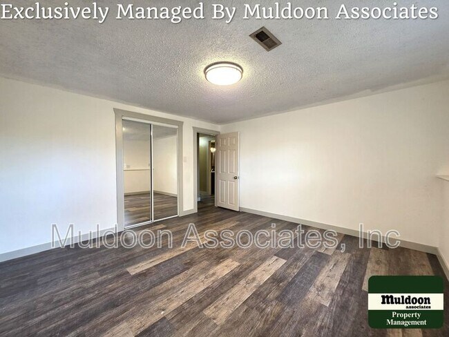 Building Photo - 1450 Luna Vista St