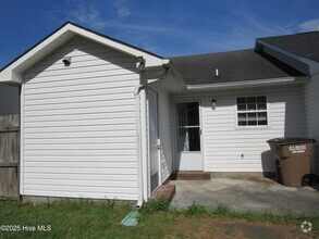 Building Photo - 108 Live Oak Ct