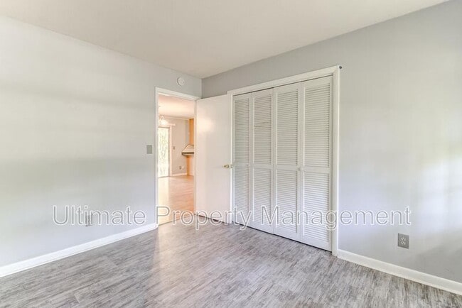 Building Photo - 5025 Pine Needles Dr