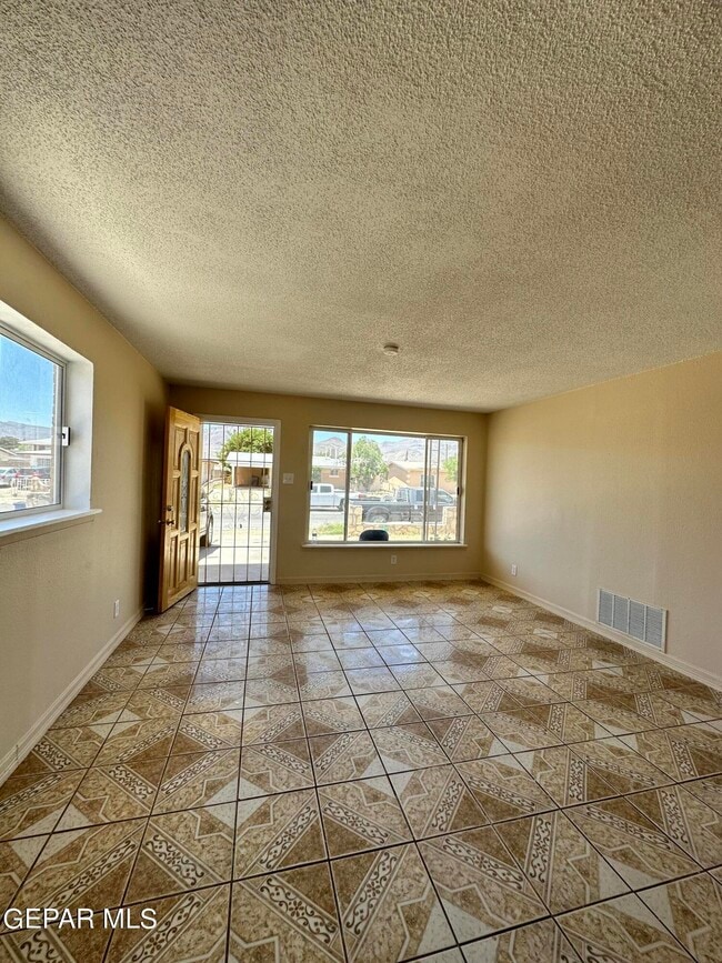 Building Photo - 9020 Mt Shasta Dr